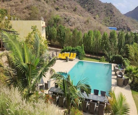 House | Pool