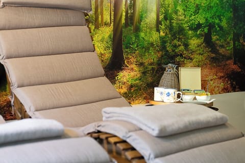 Sauna, hot tub, steam room, massages
