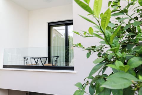 Superior Double Room, Balcony, Courtyard View | Outdoor dining