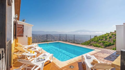 Villa Imperator Moclinejo by Ruralidays