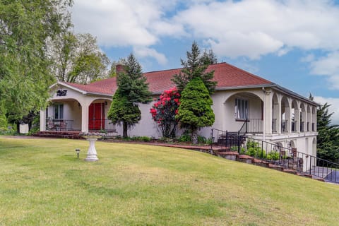 Princeton Vacation Rental | 6BR | 3BA | 5,500 Sq Ft