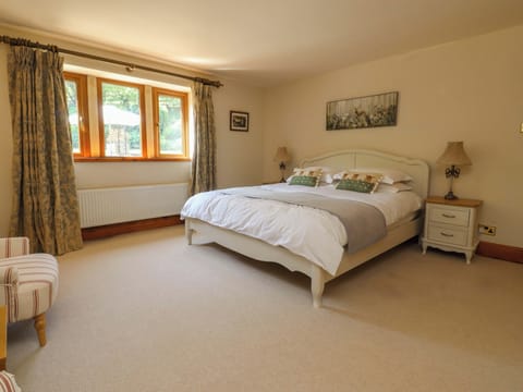 5 bedrooms, WiFi (free), individually decorated, individually furnished