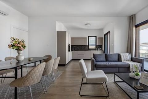Living room, Dining room