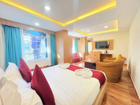 Superior Double Room, City View | Desk, free WiFi
