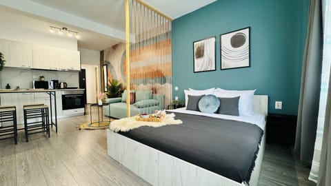 Comfort Studio, 1 Double Bed with Sofa bed, Non Smoking | Blackout drapes, iron/ironing board, free WiFi, bed sheets