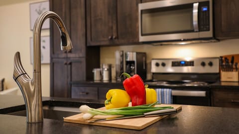Superior Suite, Ensuite, Garden View (Couryard Suite #1) | Private kitchen