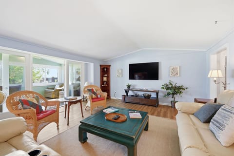 Spacious 3K sqft home with many amenities