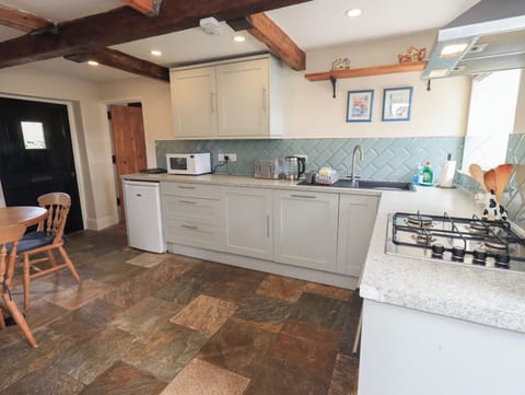Cottage | Private kitchen | Cookware/dishes/utensils