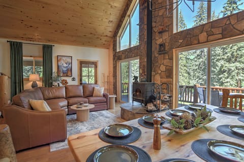 Main living area – Spacious seating, natural light, and endless comfort- welcome to your retreat.
