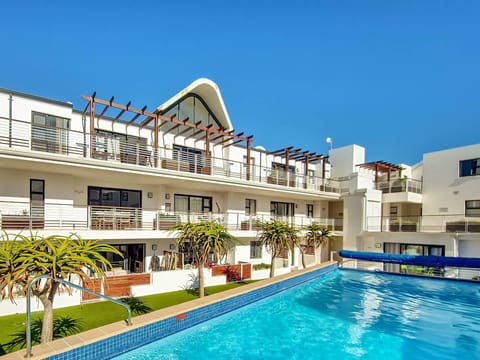 Apartment, 2 Bedrooms, Patio, Garden View | Pool | Outdoor pool