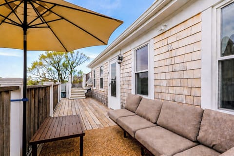 The perfect spot to unwind after a beach day with fresh air and evening conversations