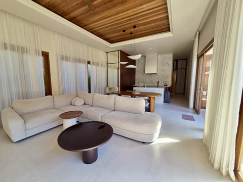 Calm & Stylish Single‑Level Villa • Private Pool, Mini Gym & Office (1694)