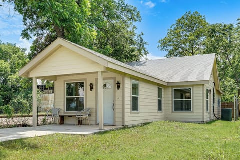Fort Worth Vacation Rental | 2BR | 1BA | 1,100 Sq Ft