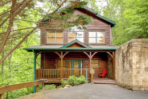 Gatlinburg Vacation Rental | 2BR | 2BA | 1,500 Sq Ft