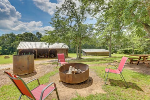 Lineville Vacation Rental | 4BR | 2BA | 2,800 Sq Ft