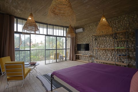 Classic Room, Balcony | Desk, laptop workspace, blackout drapes, iron/ironing board