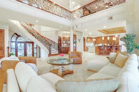 Villa (6 Bedrooms) | Interior