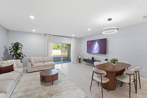 Communal lounge / TV room,Living Room