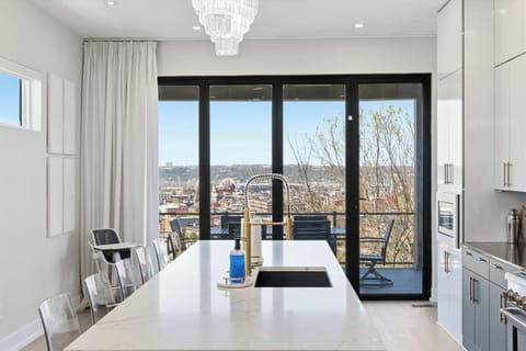 House, Multiple Beds, City View (Luxury Mt. Adams Retreat) | View from room
