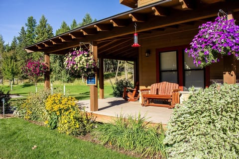 Gorgeous sitting porch