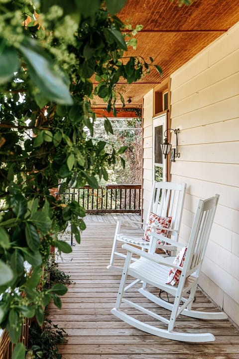 House, Private Bathroom (Oma's Garden Oasis) | Exterior