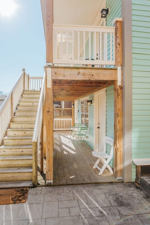 House, Private Bathroom (The Hunker Down) | Exterior