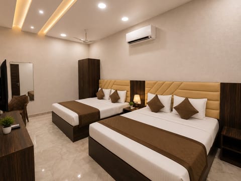 Family Room | Egyptian cotton sheets, premium bedding, memory foam beds, in-room safe