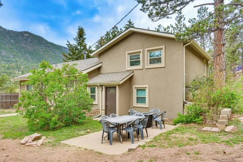 Cascade Vacation Rental | 4BR | 2.5BA | 2,700 Sq Ft