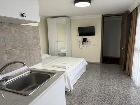 Basic Twin Room | Free WiFi