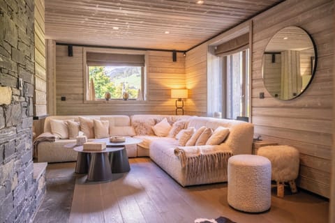 Chalet | Living area | Fireplace