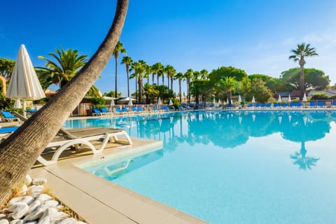 Apartment | Pool | Outdoor pool, a heated pool