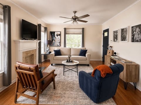 Living room
