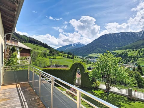 Mountainous Landforms, Hill, Mountain Range, Valley, Hill Station, Balcony, Porch, Garden, Eco Hotel, Fence