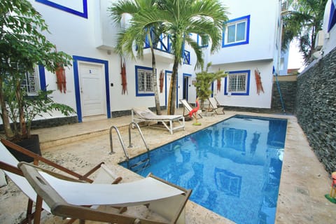 6 outdoor pools, open 10:00 AM to 10:00 PM, sun loungers