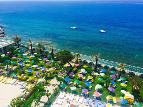 Private beach, sun loungers, beach umbrellas