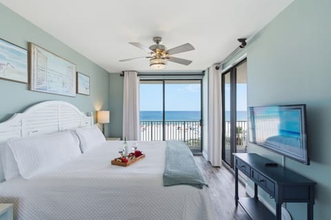 Master Bedroom - Wakeup to the Beach Right outside your balcony door!
