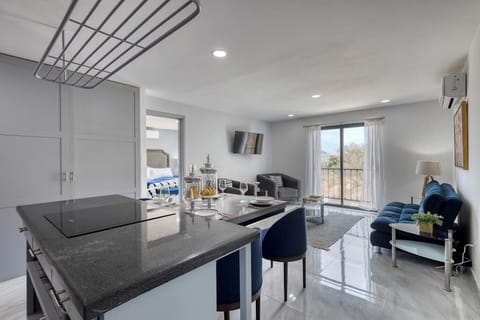 Apartment, 1 King Bed, Balcony, Mountain View (Cabo Cove 408 A) | Interior