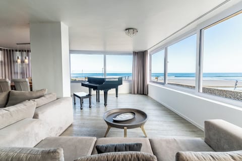 Deluxe Apartment | Living room | LCD TV