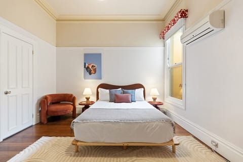 Verona House Glebe Room 7-1