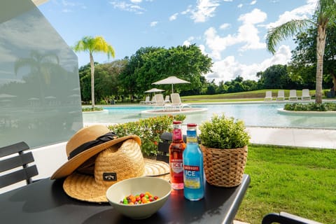 Aqua Marahou! Poolside Escape   Modern 1BR Retreat (2681)