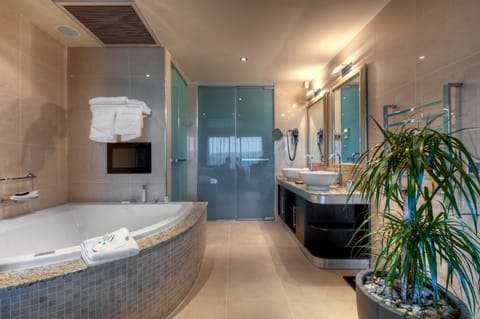 Penthouse, 4 Bedrooms (Suite) | Bathroom | Deep soaking tub, designer toiletries, hair dryer, bathrobes