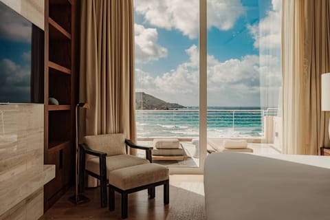 Suite, 1 Bedroom, Sea View (Sands Tower) | Hypo-allergenic bedding, minibar, in-room safe, desk