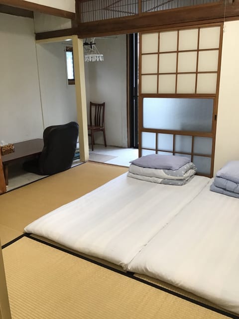 Basic Double Room, Courtyard View | WiFi (free)