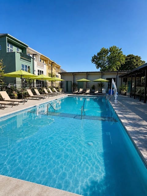 Your private retreat: enjoy exclusive access to our community resort-style pool