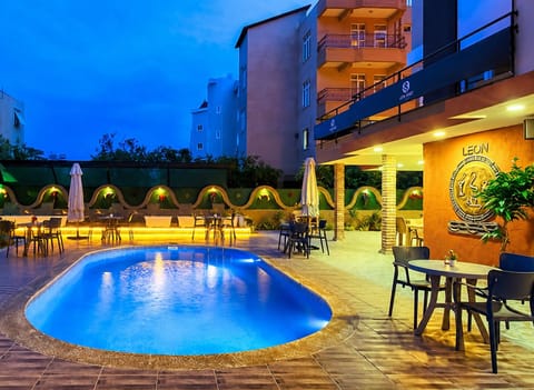 Comfort Double or Twin Room, Pool View | Pool | Seasonal outdoor pool