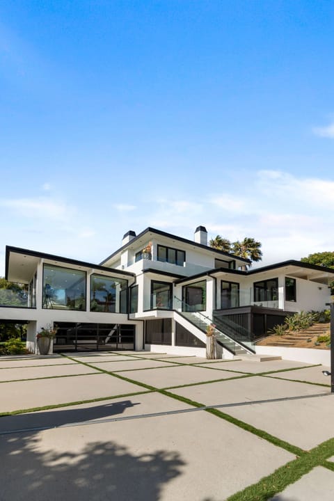 Apartment (4 Bedrooms) | Exterior