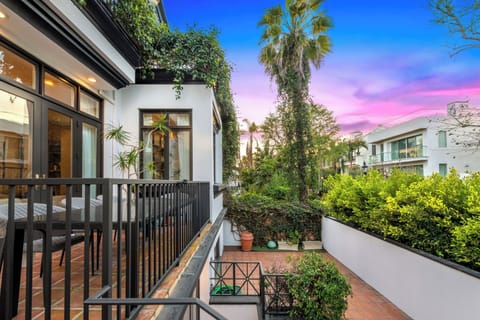 Apartment (6 Bedrooms) | Exterior