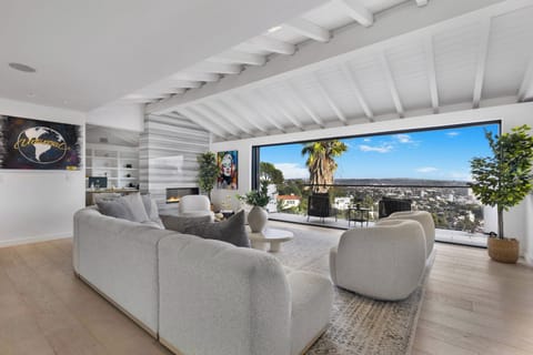 Apartment (4 Bedrooms) | Exterior