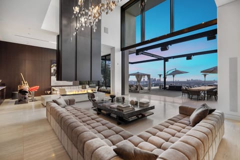 Villa (4 Bedrooms) | Exterior