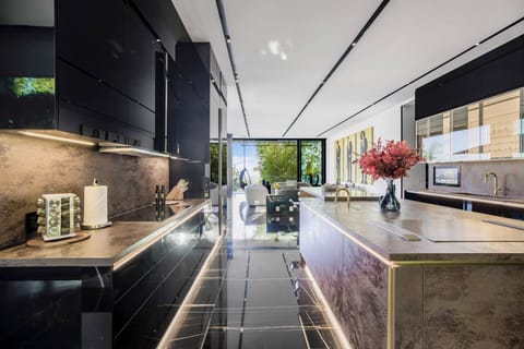 Apartment (5 Bedrooms) | Exterior